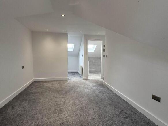 3 bed Semi-Detached for sale Image 12