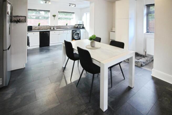 Kitchen/Dining