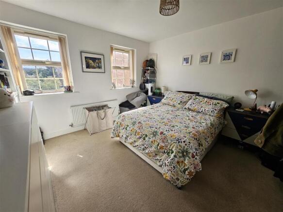 2 bed Apartment for sale Image 4
