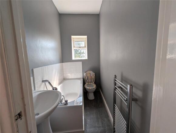 3 bed Terraced to rent Image 6