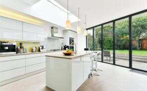 52, Cheriton Square, London SW17 8AE