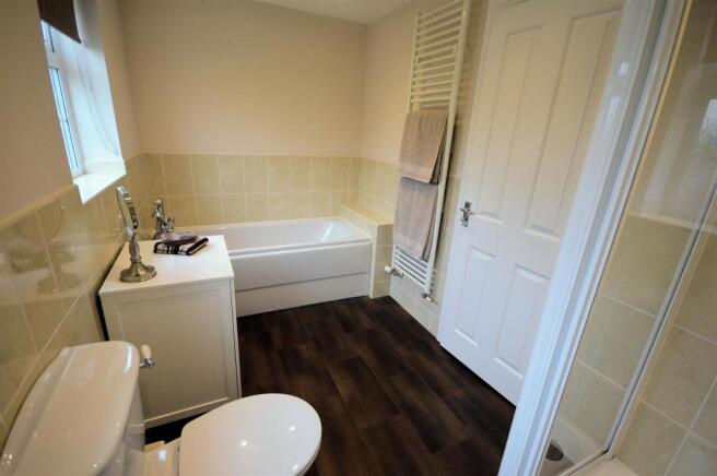 MASTER ENSUITE 2.jpg
