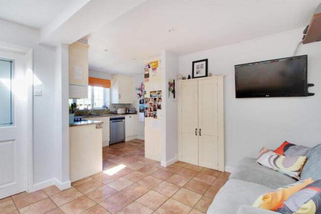 Kitchen Dining.jpg