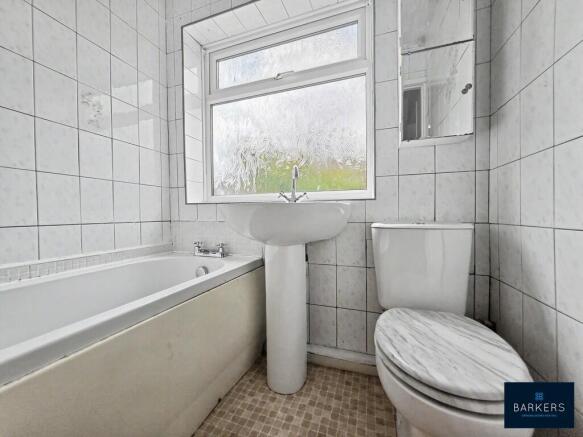 3 bed Terraced for sale Image 11