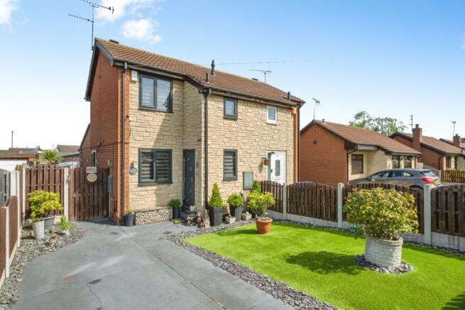 2 bed Semi-Detached for sale Image 5