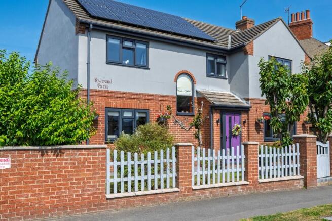 4 bed Detached for sale Image 10