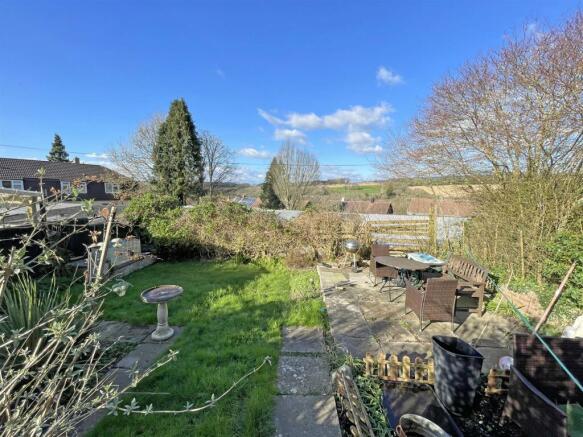 West Mailling Avenue  Garden 2.jpg