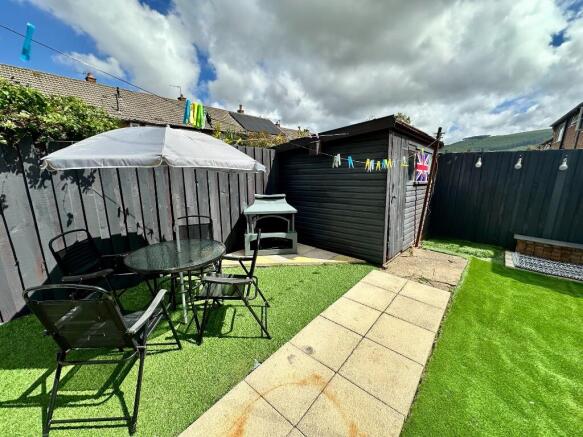 3 bed Terraced for sale Image 11