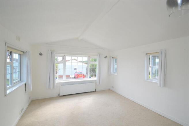 Folly Lane, East Cowes photo 4