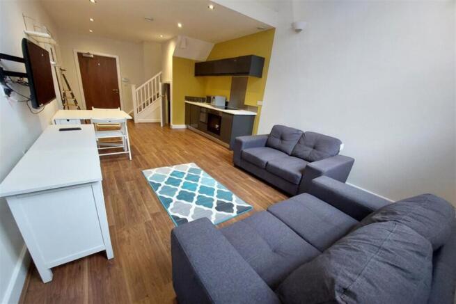 1 bed Apartment to rent Image 5