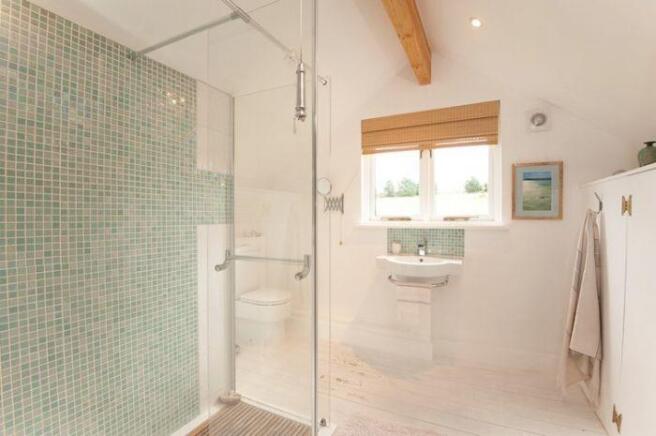 SHOWER ROOM/WC