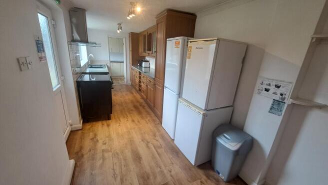 1 bed House Share to rent Image 6
