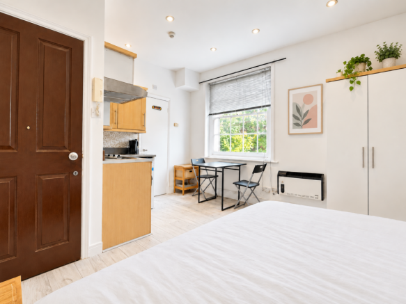Studio Apartment for Sale in E8