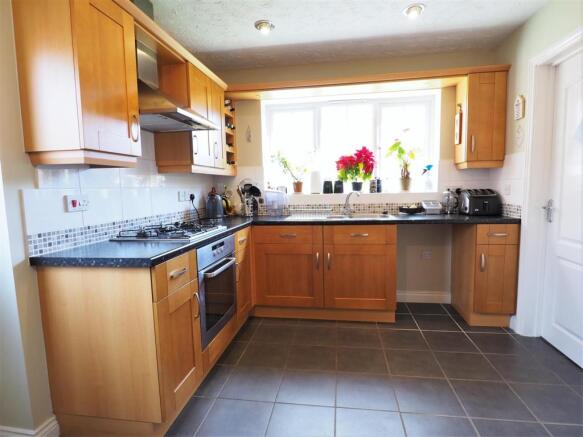Modern Fitted Kitchen 089