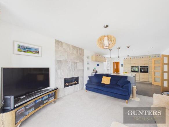 4 bed Detached for sale Image 7