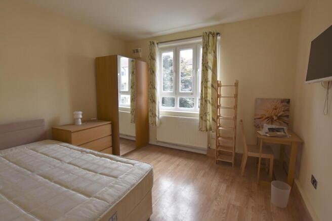bed2.jpg