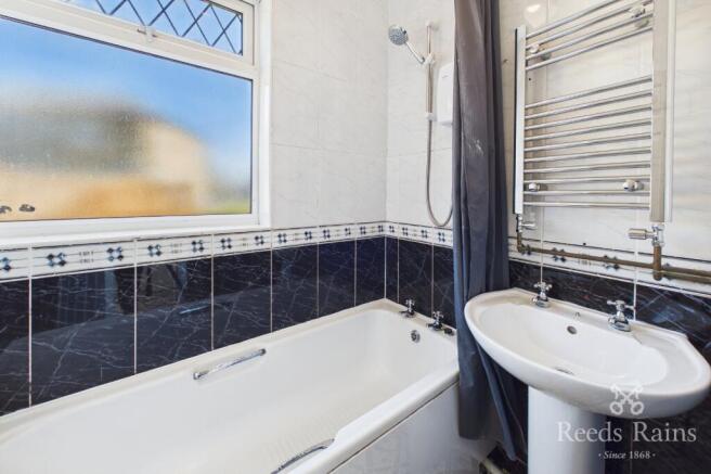 2 bed End of Terrace to rent Image 6