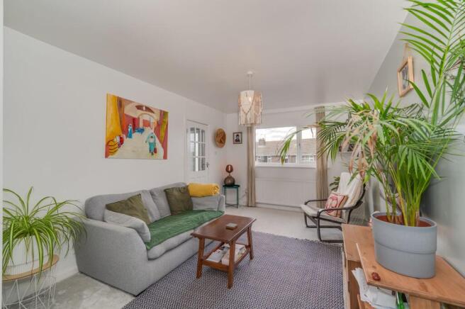 3 bed Semi-Detached for sale Image 10