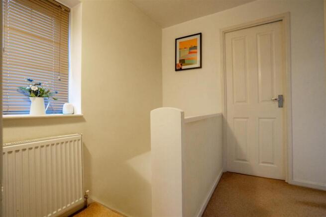 3 bed Semi-Detached for sale Image 11