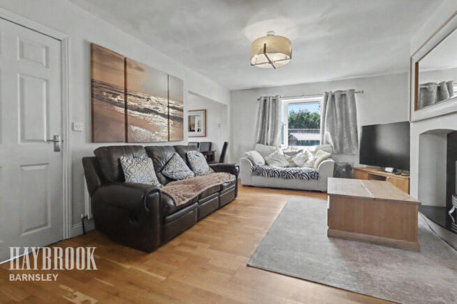 3 bed Semi-Detached for sale Image 4