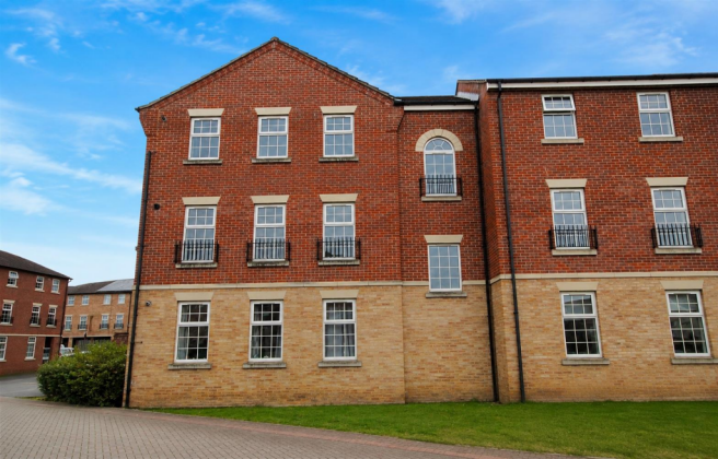 2 bed Flat for sale Image 7