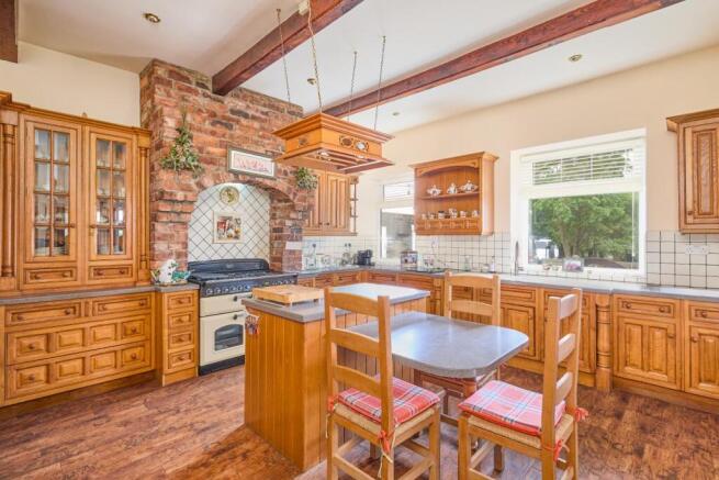 5 bed Character Property for sale Image 10