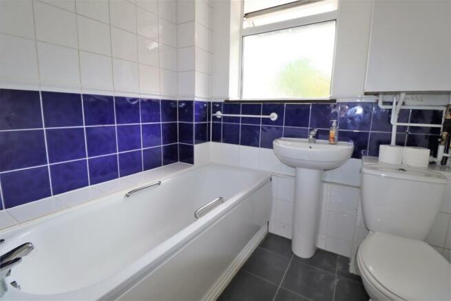 Bathroom ..JPG