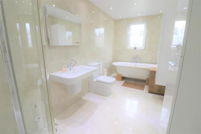 MODERN BATHROOM