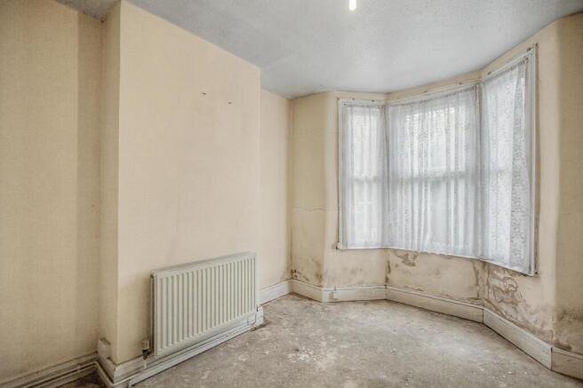 Ground Floor Flat, 53 Carnarvon Road, Leyton, E10 6DW