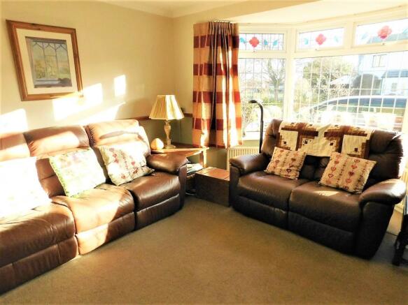 Sunny Lounge