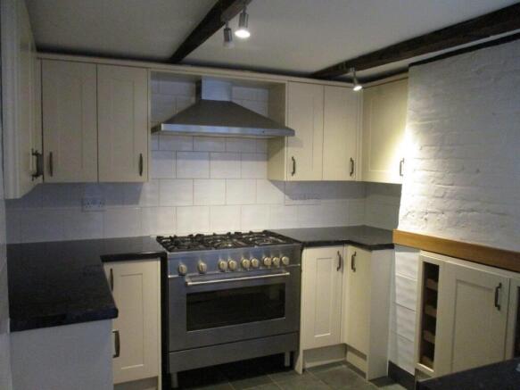 Kitchen 1.JPG