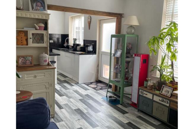 Photo 6