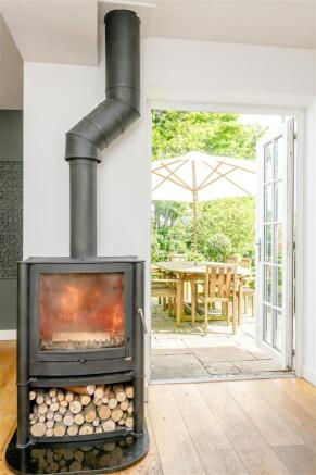 8342819-interior18.jpg