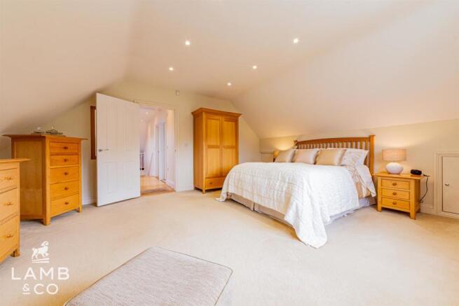 MASTER BEDROOM: