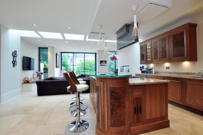 33'4 Kitchen/Fam