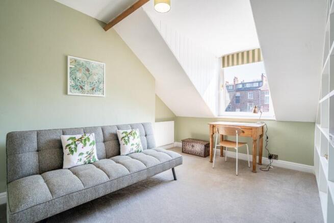 3 bed Terraced to rent Image 11