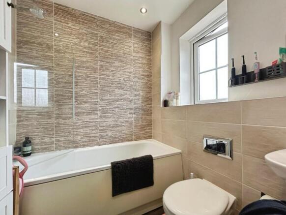 3 bed Semi-Detached for sale Image 11