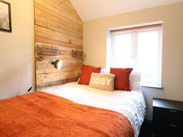 55 Stanway Room 4 .JPG