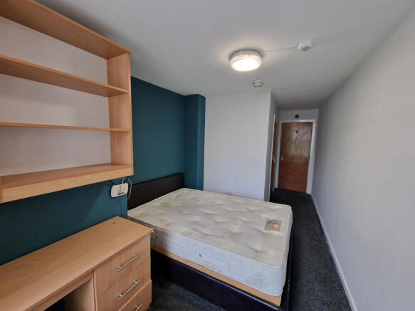 1 bed Flat Share to rent Image 4