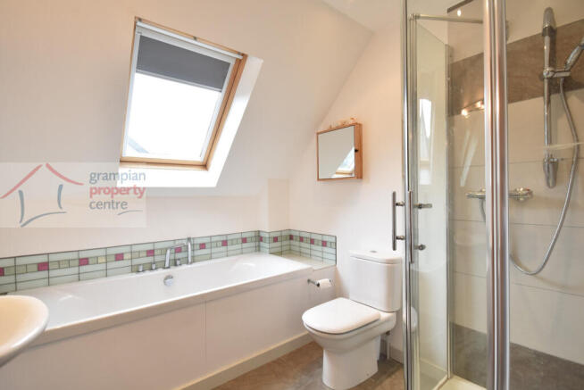 Bathroom .JPG