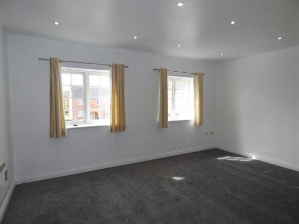 9a Glover Road lounge.JPG