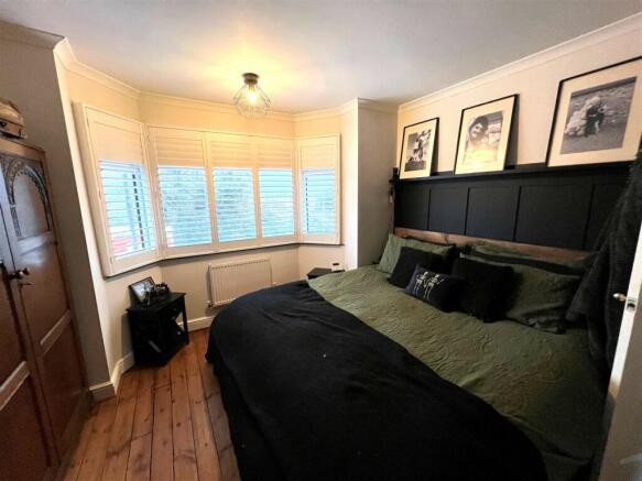 bed1.jpg