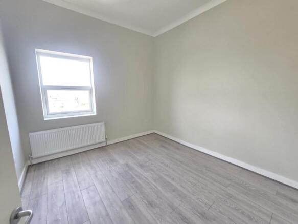 2 bed Flat to rent Image 4