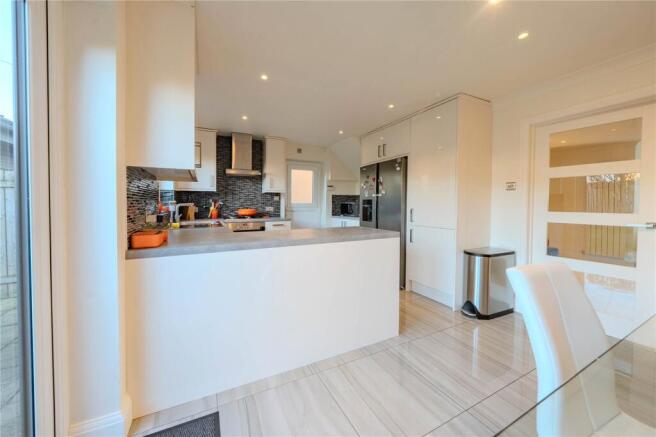 3 bed Detached for sale Image 11
