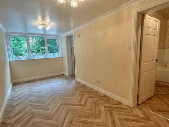 4 bed Detached Bungalow for sale Image 10