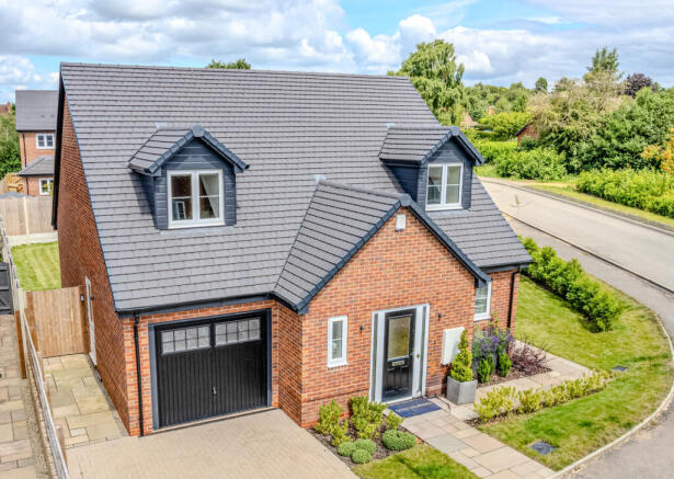 3-bed detached on Hope Meadow Drive, Clifton-on-Teme, Worcester, £500,000