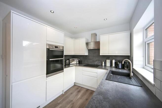 3 bed Semi-Detached for sale Image 10