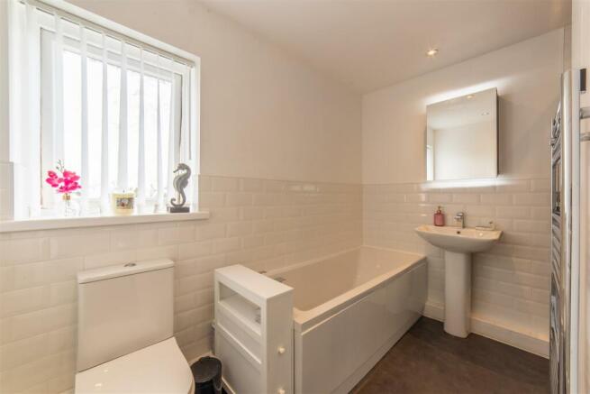 4 Tenby Close-4.jpg