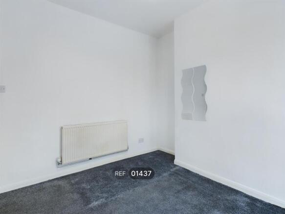 3 bed Terraced to rent Image 6