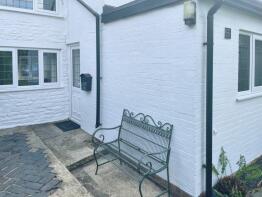 The Cottage, The Green, Stratford-upon-avon CV37 8RJ